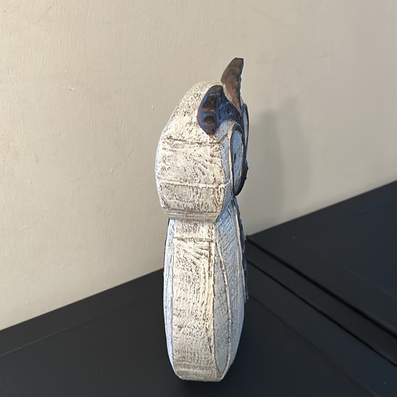 Decorative Owl Statue with Rustic Woodland Details. Dimension 10” H X  7 1/2” W - Picture 5 of 5